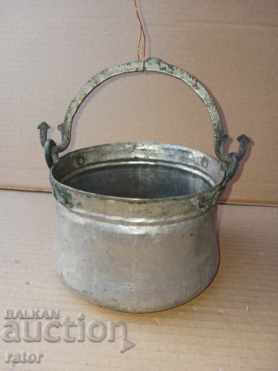 Πολύ παλιό χάλκινο, χάλκινο καζάνι, κανάτι, κανάτα Πολύ παλιό χάλκινο, χάλκινο καζάνι, κανάτι, κανάτα