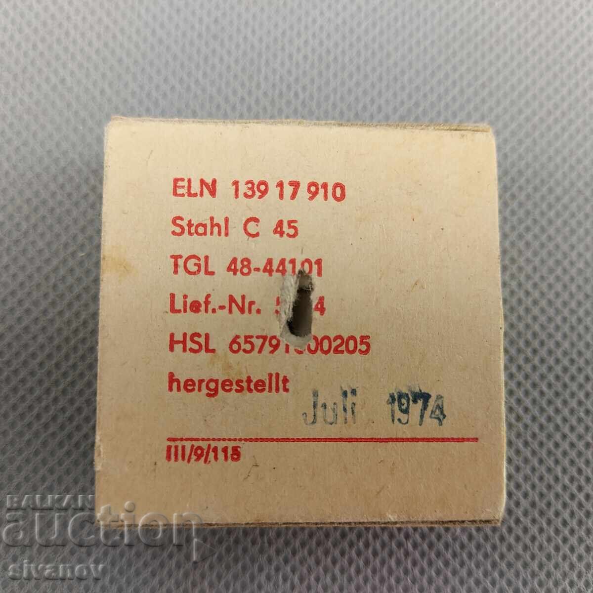 Cuțit vechi german pentru mașină de tocat carne RAWOLO mărimea #8 1974 #2919 cu preț 14.99 BGN | € 7.66 Cuțit vechi german pentru mașină de tocat carne RAWOLO mărimea #8 1974 #2919 cu preț 14.99 BGN | € 7.66