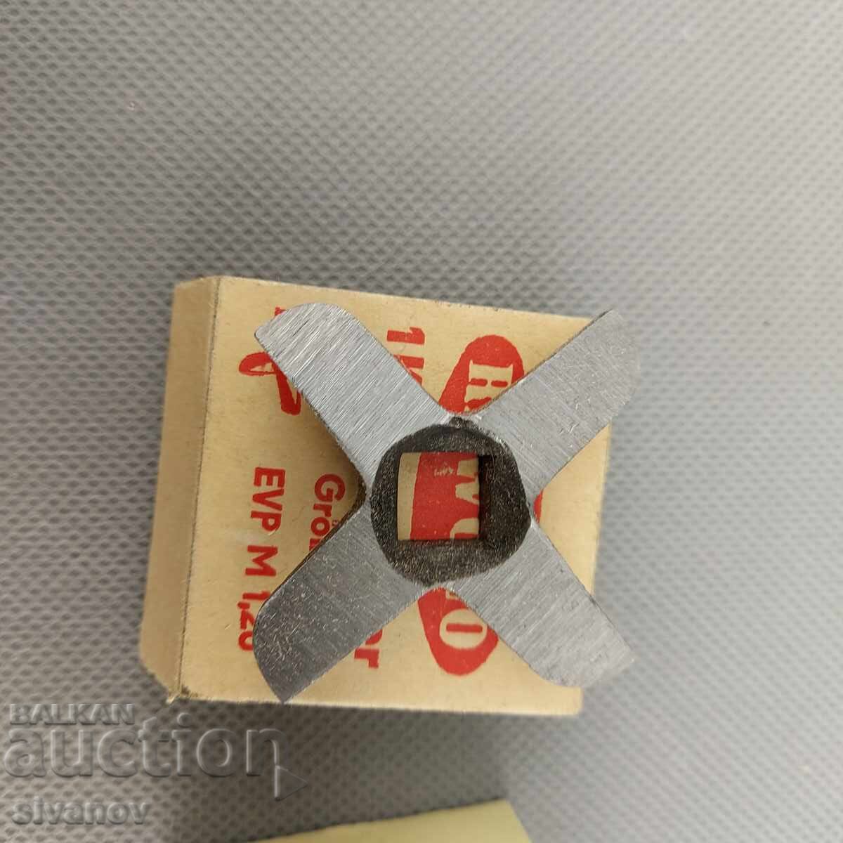 Livrarea Cuțit vechi german pentru mașină de tocat carne RAWOLO mărimea #8 1974 #2919 Livrarea Cuțit vechi german pentru mașină de tocat carne RAWOLO mărimea #8 1974 #2919