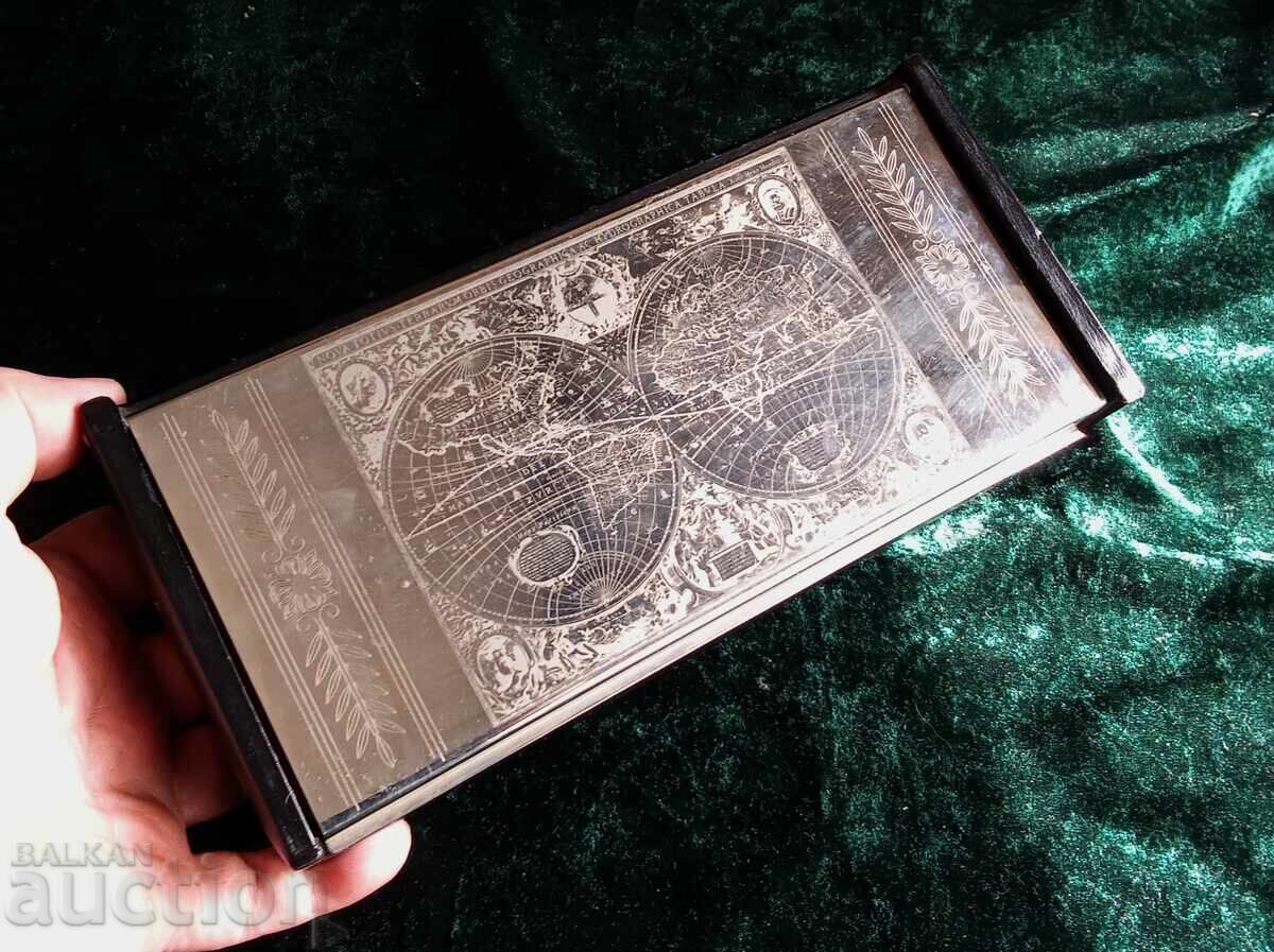 Доставка на КУТИЯ *  КОЖА  * СТОМАНА * ГРАВИРАНЕ * КАРТА НА СВЕТА