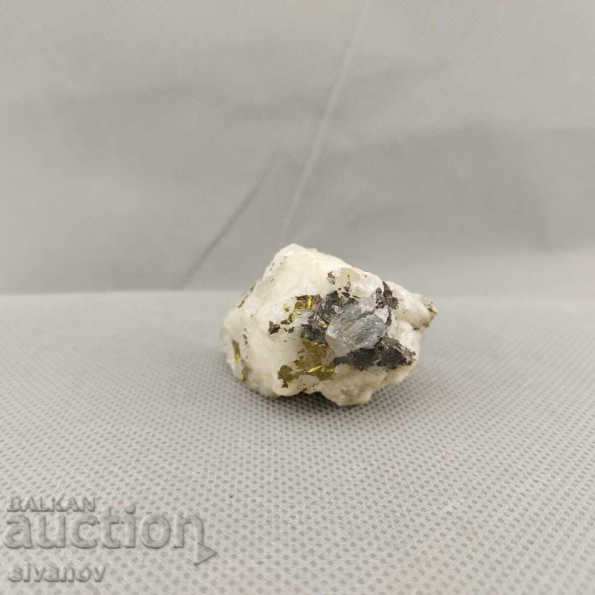 Ενδιαφέρον δείγμα χαλαζία και πυρίτη κρυσταλλικού συσσωματώματος #2931 με τιμή 9.99 BGN | € 5.11