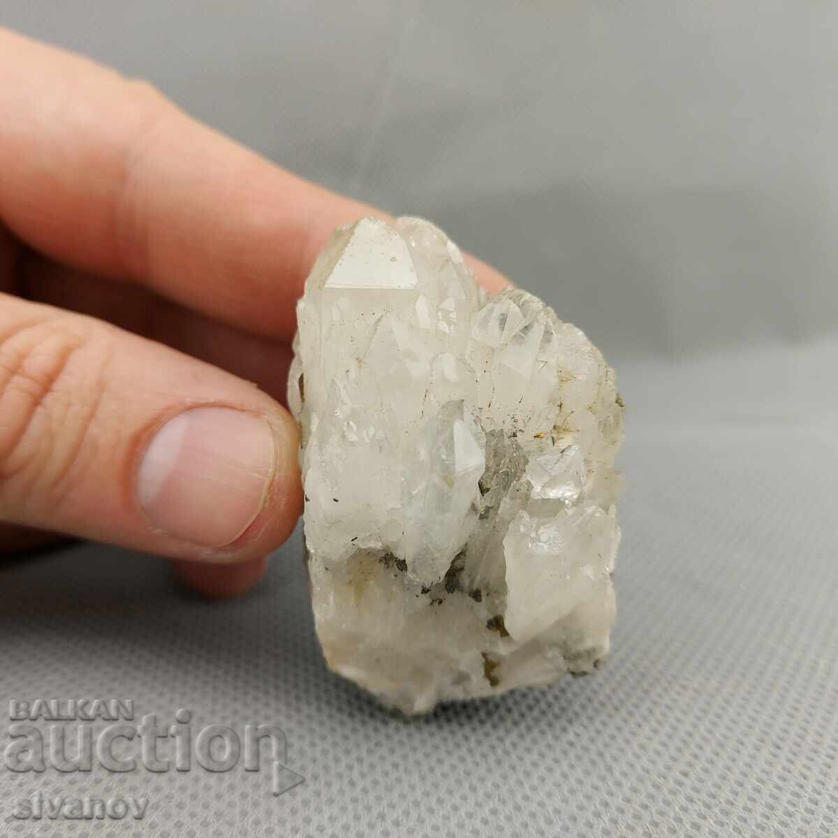 Ενδιαφέρον δείγμα χαλαζία και πυρίτη κρυσταλλικού συσσωματώματος #2931