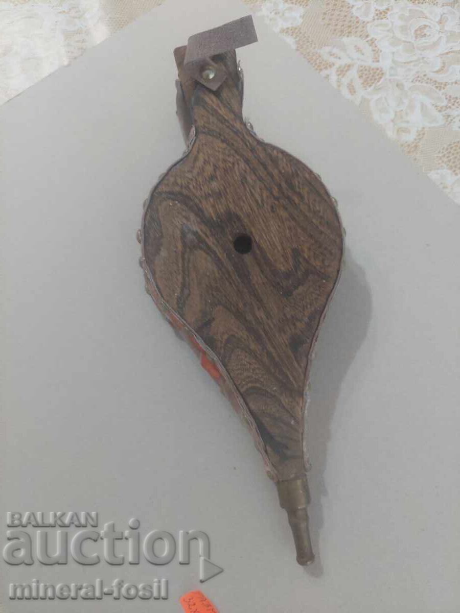 Pendul din lemn cu preț 45.00 BGN | € 23.01