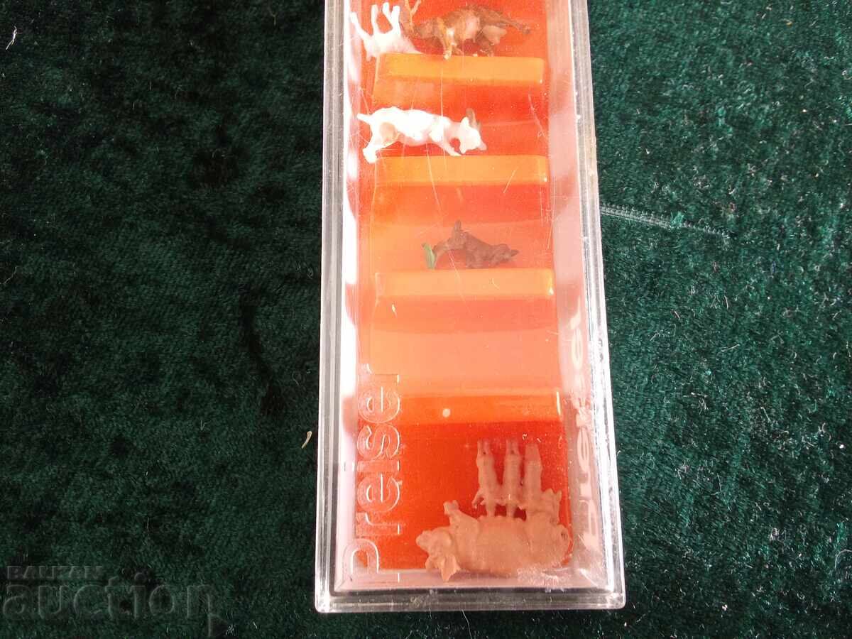 Auction  Preiser Figures HO Scale Railway, Diorama