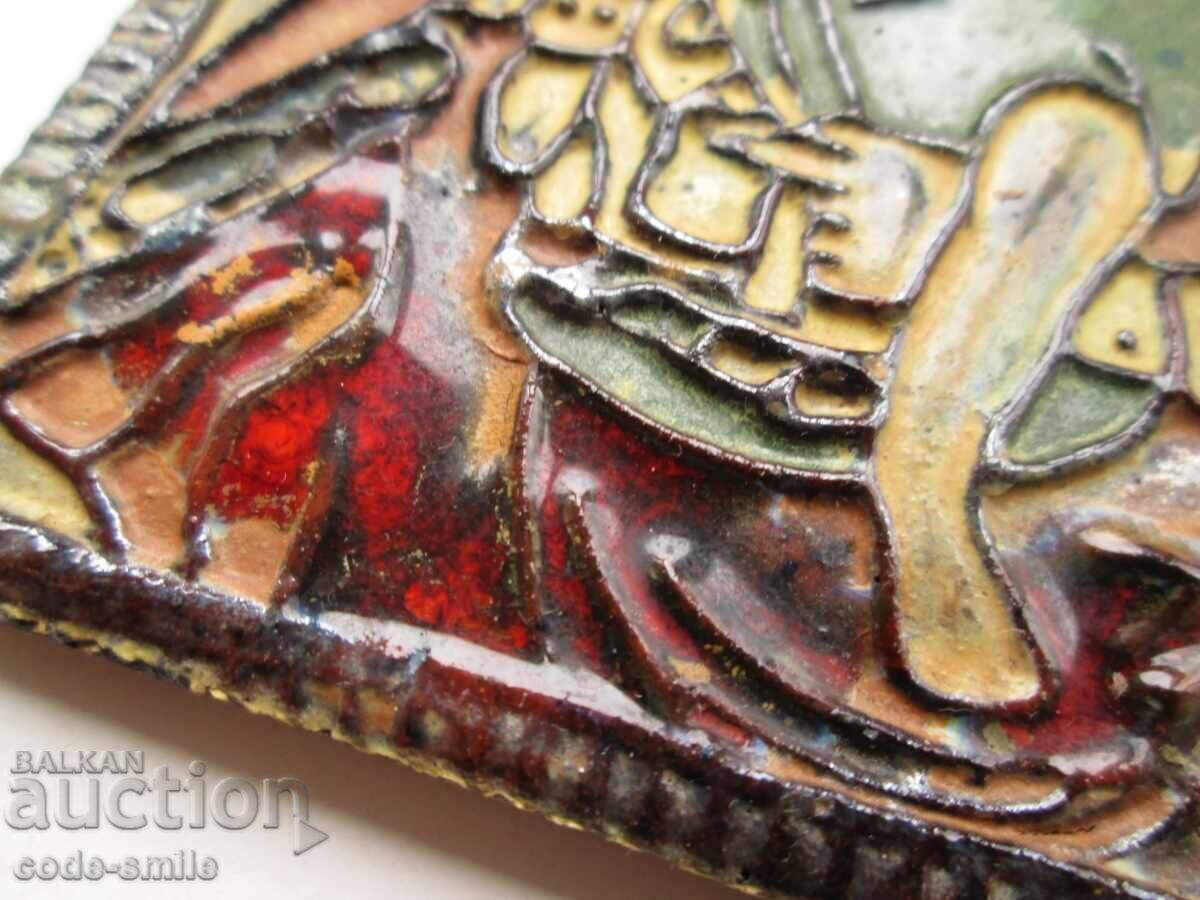 Veche icoană ceramică a Sfintei Fecioare Maria cu Pruncul cu preț 140.00 BGN | € 71.58