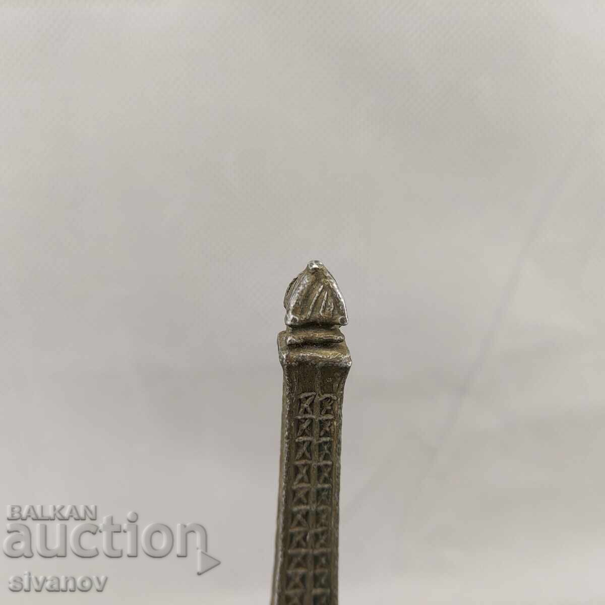 Auction  Eiffel Tower Figurine in Paris 13 cm #2942