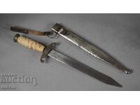 Vechiă jucărie metalică germană cuțit, pumnal, sabie, baionetă cu teacă