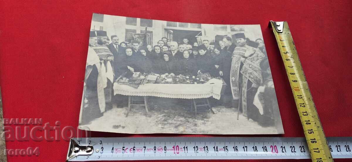 Licitație PREOT - ÎNMORMÂNTARE - PREOȚI - OAMENI