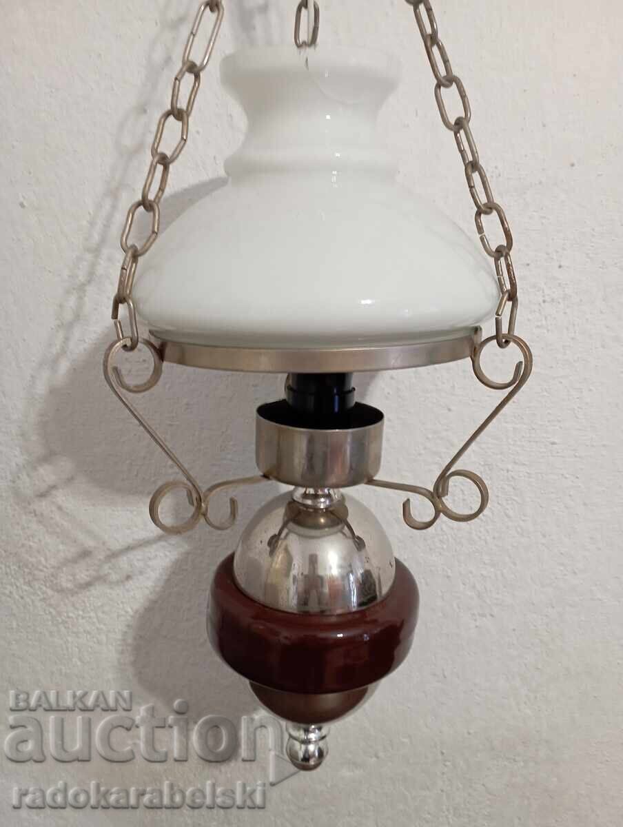 Δημοπρασία Όμορφος πολυέλαιος με λευκό γυάλινο αμπαζούρ