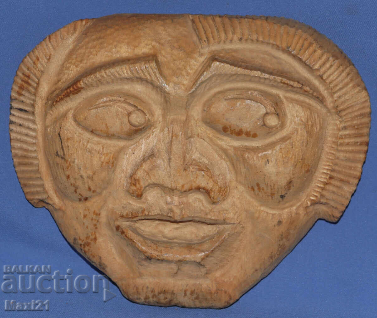 Sculptură figurativă în lemn, față cu preț 150.00 BGN | € 76.69