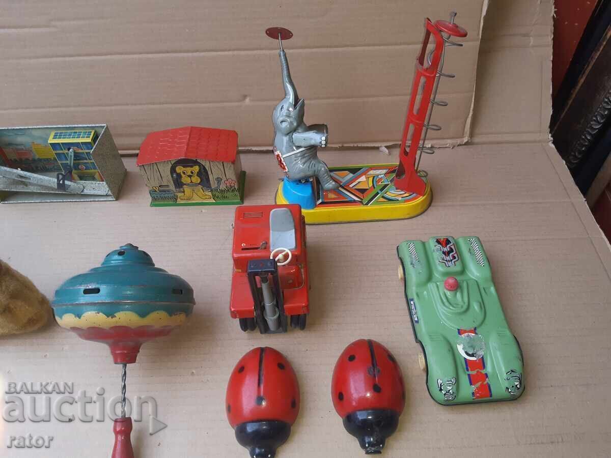 Old mechanical toys - 8 pieces with price € 12.49 | 24.43 BGN Old mechanical toys - 8 pieces with price € 12.49 | 24.43 BGN