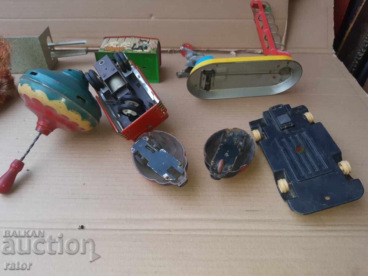 Old mechanical toys - 8 pieces - 6 Old mechanical toys - 8 pieces - 6