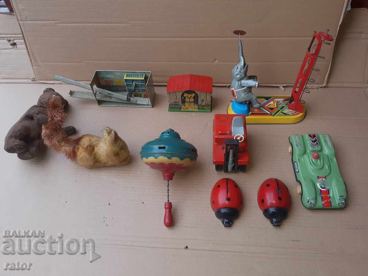 Old mechanical toys - 8 pieces Old mechanical toys - 8 pieces