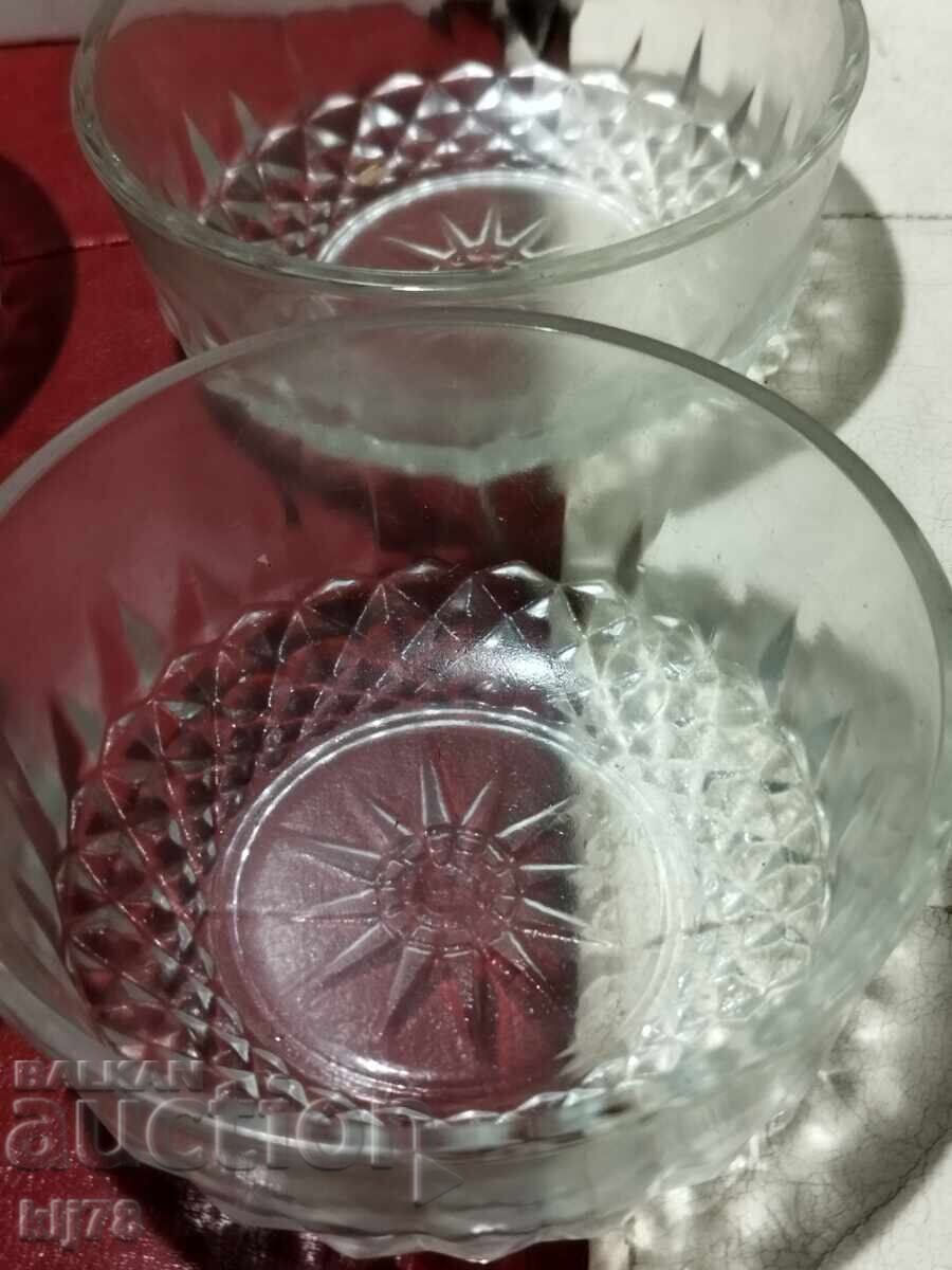 Boluri de sticlă cu preț € 0.01 | 0.02 BGN