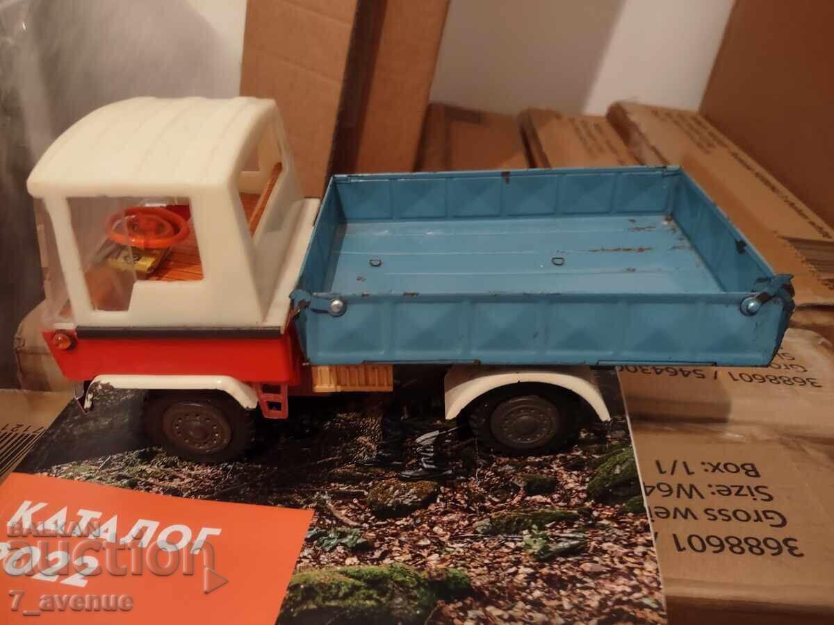 Auction  Old children's toy, metal, used 22.10.2025