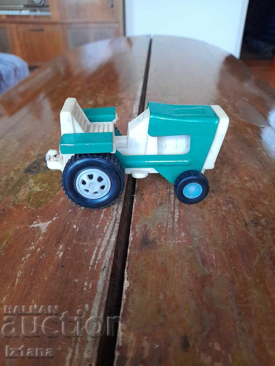 Стара играчка трактор с цена 27.00 лв. | € 13.80