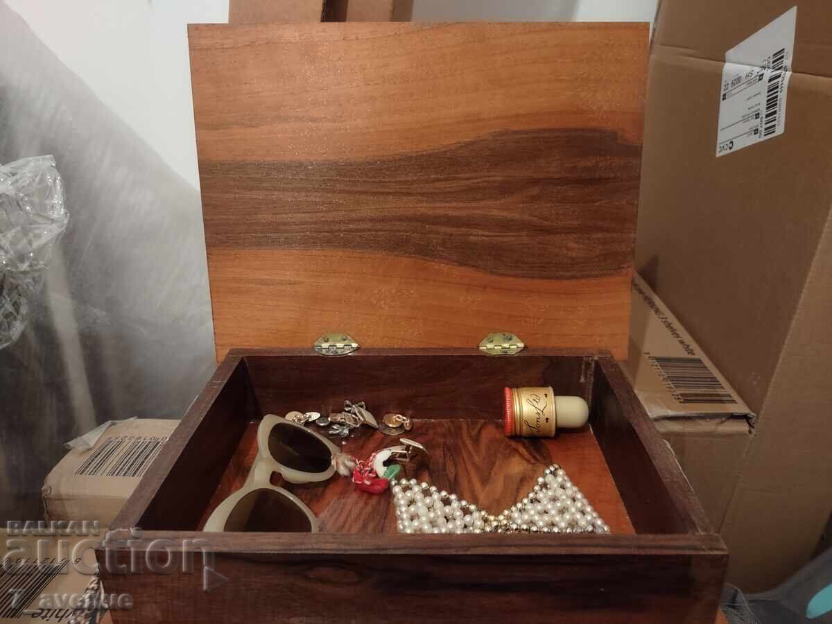 Auction  Old wooden box from the 60s - 70s 22.10.25