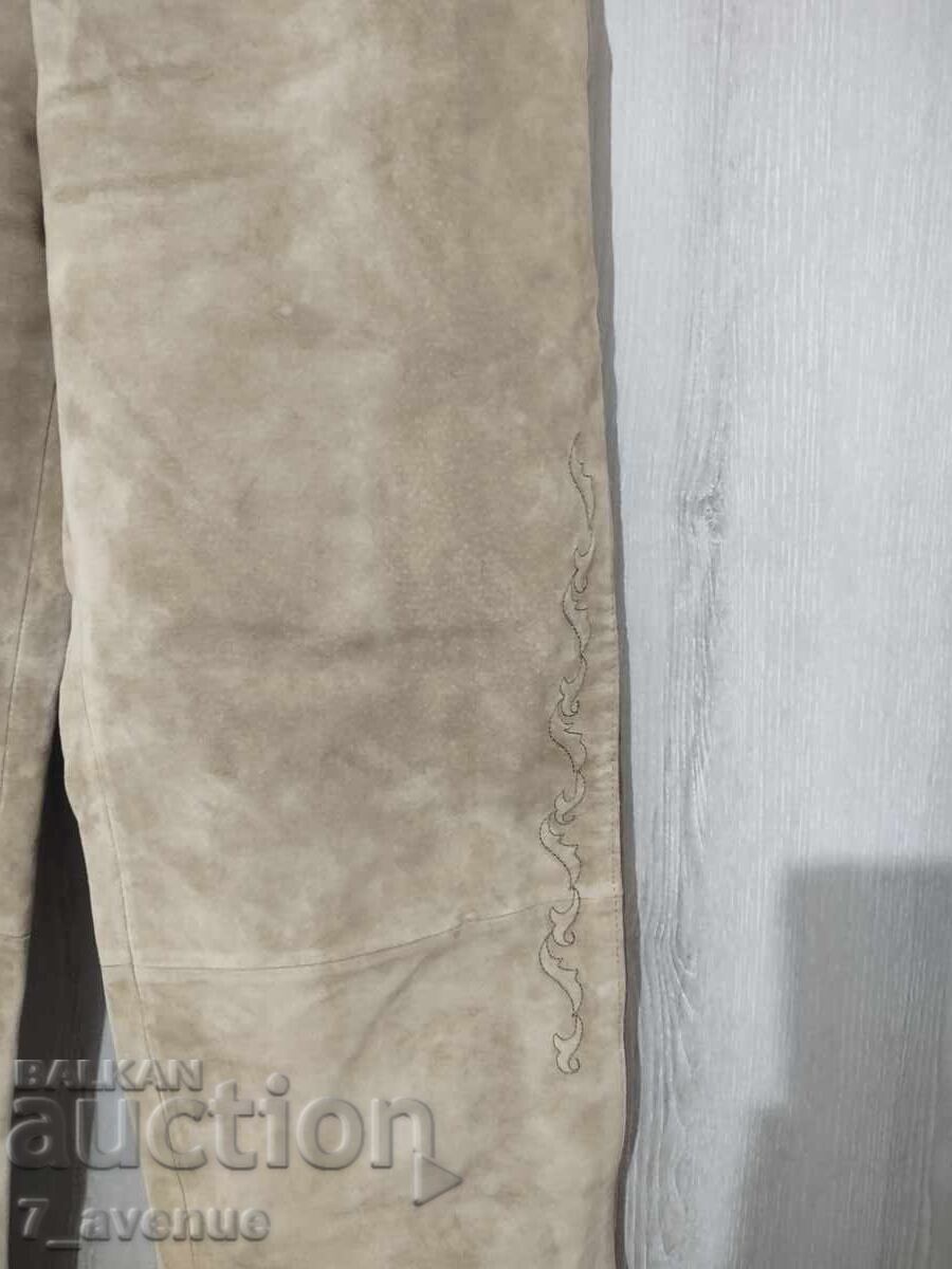 Livrarea Pantaloni de damă, piele naturală, articol vestimentar superb, 22.10.25