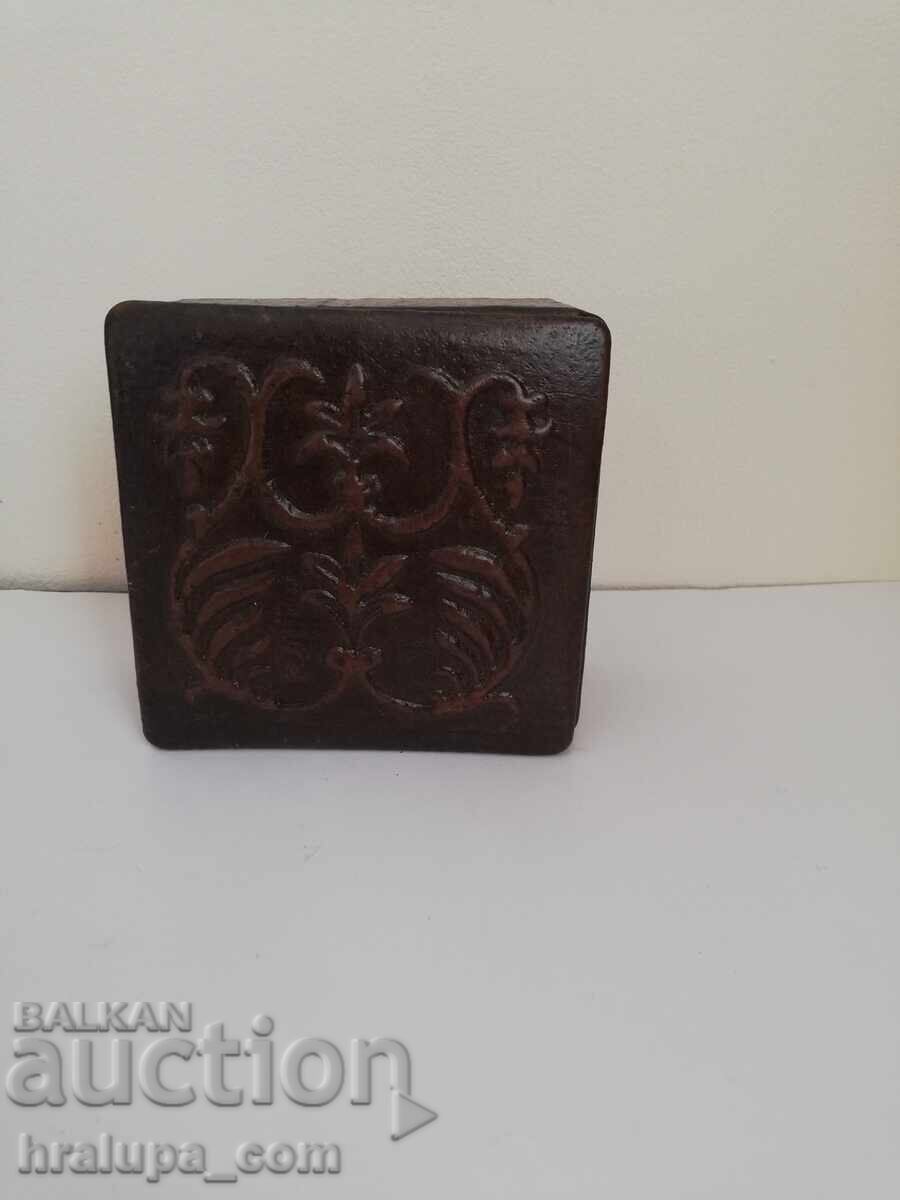 Κουτί από φυσικό δέρμα με τιμή 15.00 BGN | € 7.67