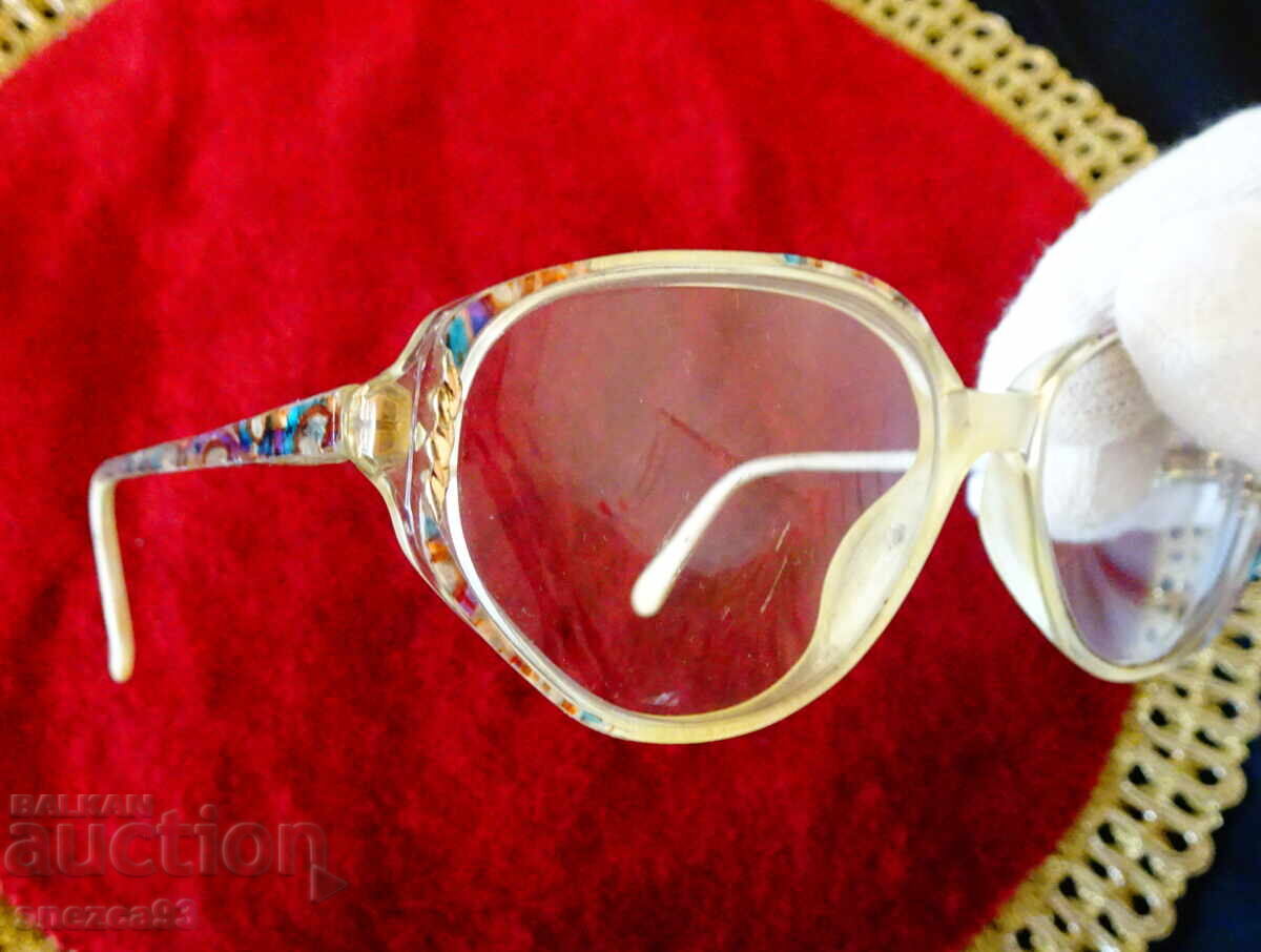 Diopter glasses with photochromic lenses with price 15.00 BGN | € 7.67