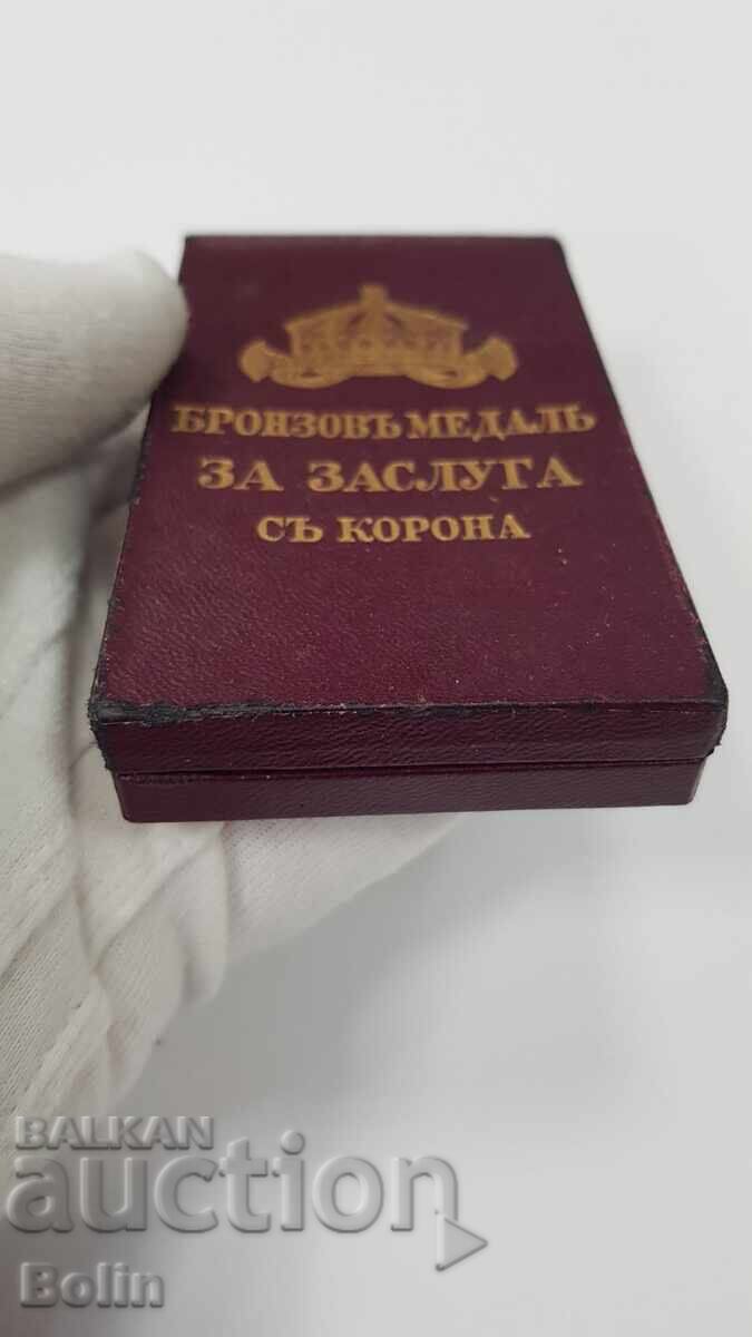 Аукцион Прекрасна царска кутия за Бронзов Медал За Заслуга с корона Аукцион Прекрасна царска кутия за Бронзов Медал За Заслуга с корона