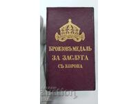 Cutie regală superbă pentru Medalia de Bronz pentru Merit cu coroană