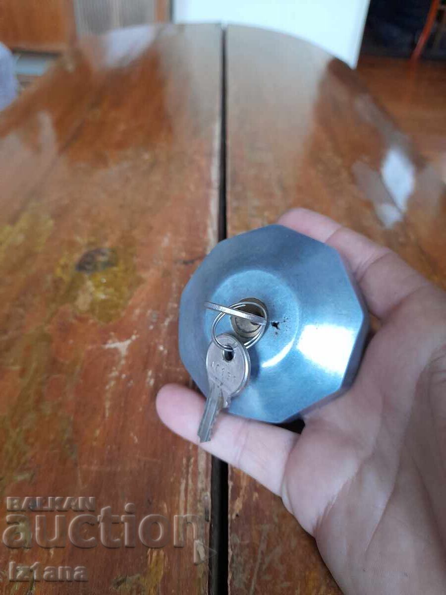 Old tank cap with price 27.00 BGN | € 13.80