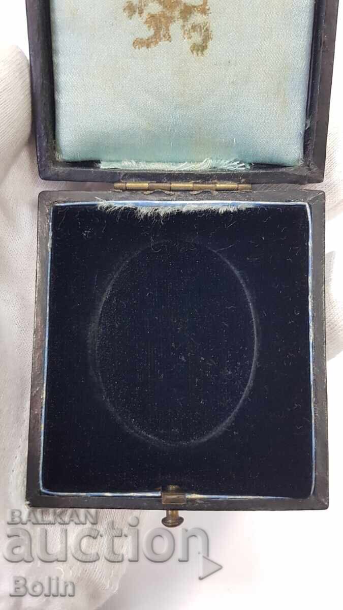 Δημοπρασία Πολύ σπάνιο κουτί πριγκιπικού μεταλλίου επιτραπέζιου Πλόβντιβ 1892
