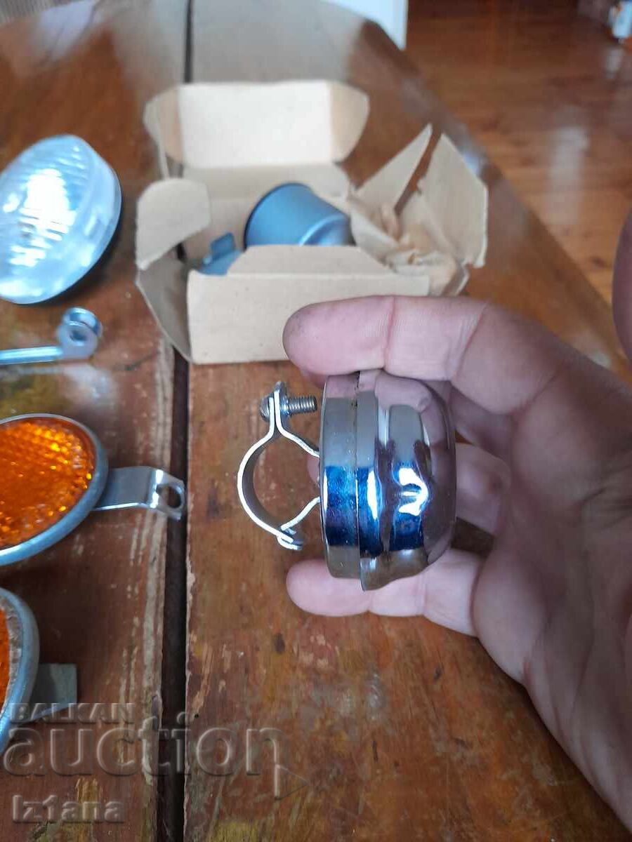 Аукцион Стар комплект за велосипед,фар,динамо,звънец,светлоотразител