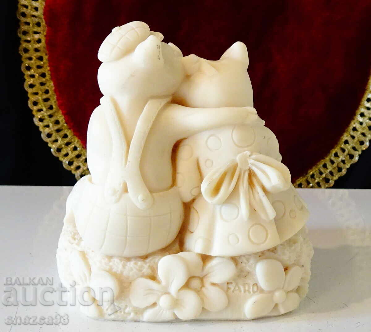 Delivery of Ashtray with the Figure of Two Piglets, Faro Italy Delivery of Ashtray with the Figure of Two Piglets, Faro Italy