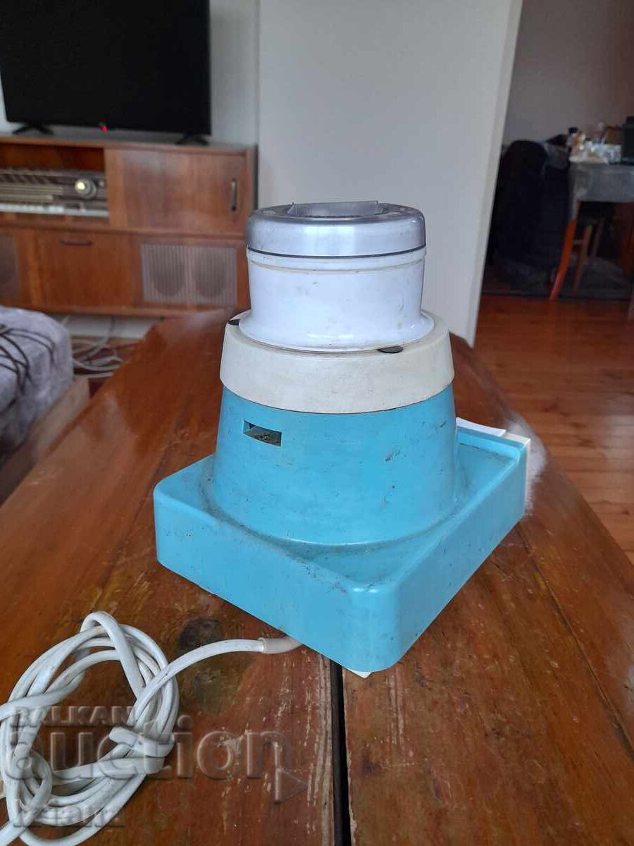 Old coffee grinder Predom with price 55.00 BGN | € 28.12