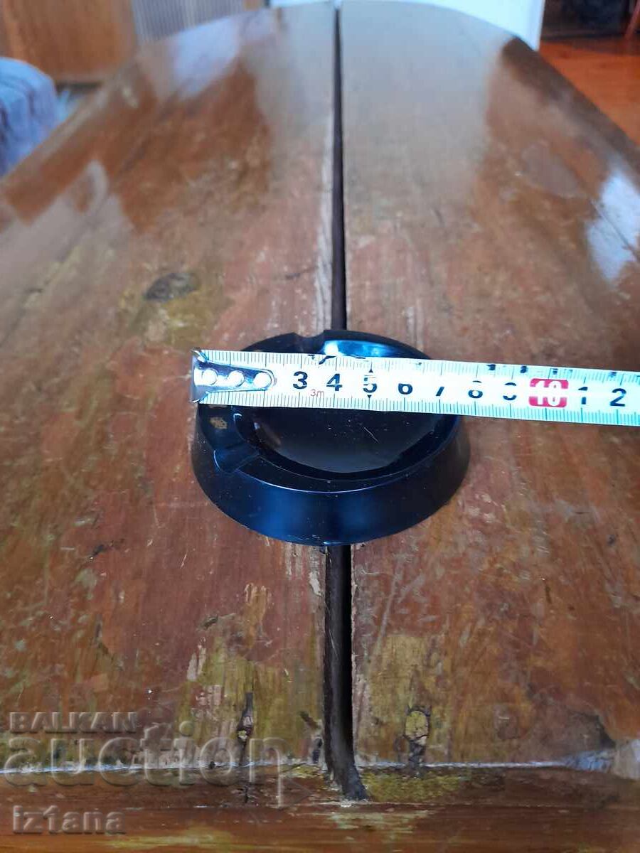 Delivery of Old Ashtray Look Delivery of Old Ashtray Look