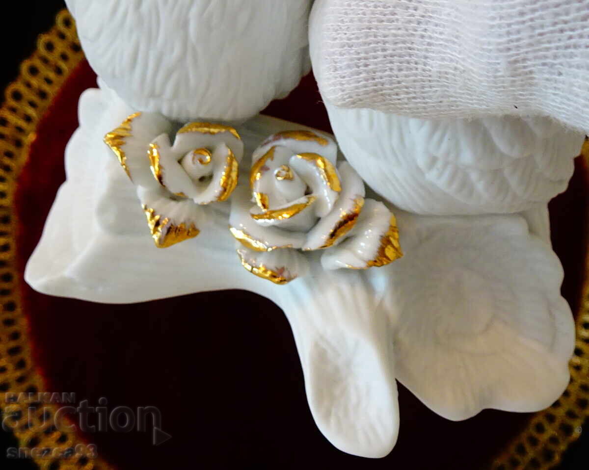 Auction  Porcelain figurine, Owl figure, gold