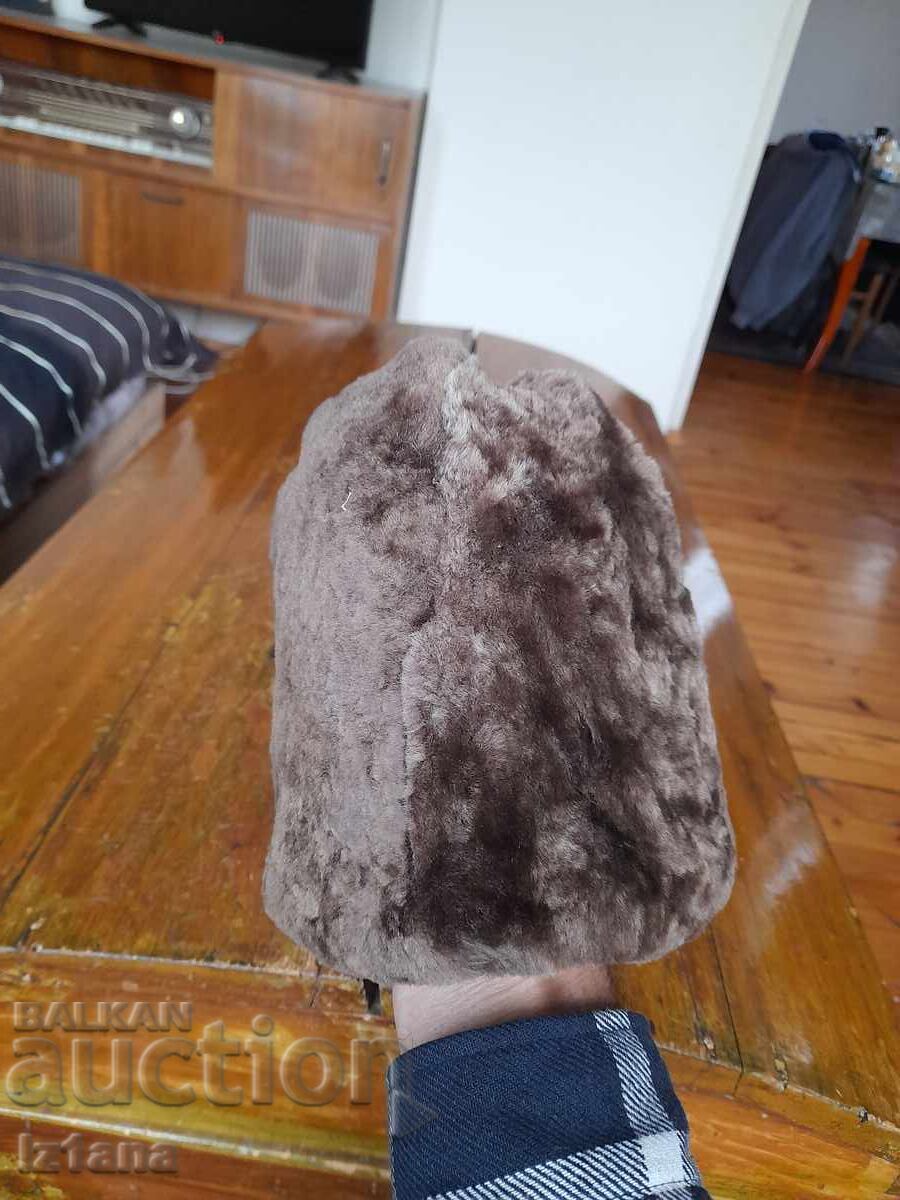 Delivery of Old hat, cap