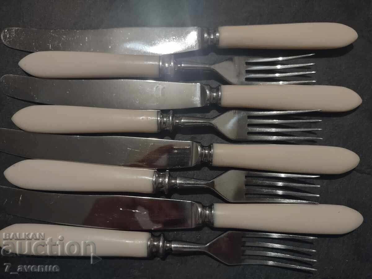 Lot of old cutlery, knives and forks 22.10..25 with price 49.00 BGN | € 25.05 Lot of old cutlery, knives and forks 22.10..25 with price 49.00 BGN | € 25.05