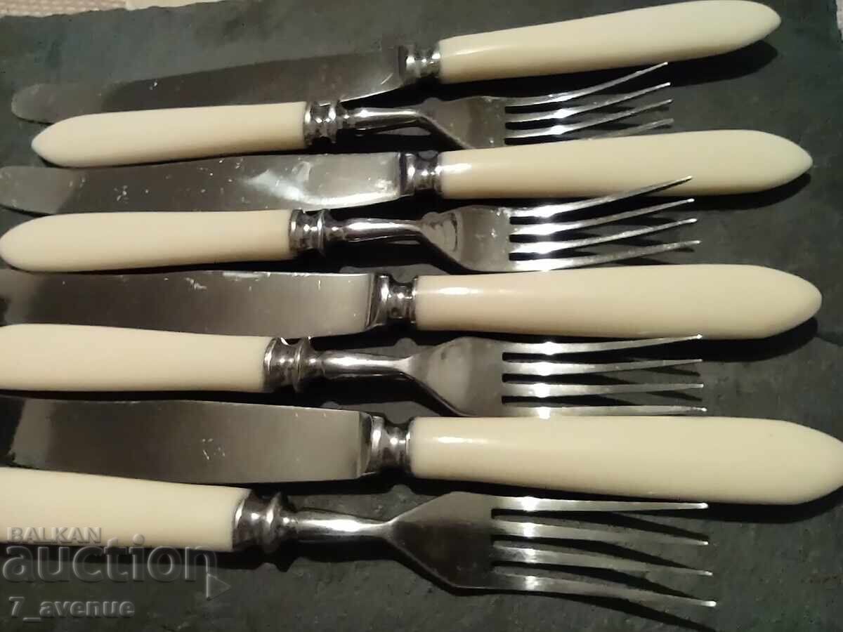 Delivery of Lot of old cutlery, knives and forks 22.10..25 Delivery of Lot of old cutlery, knives and forks 22.10..25