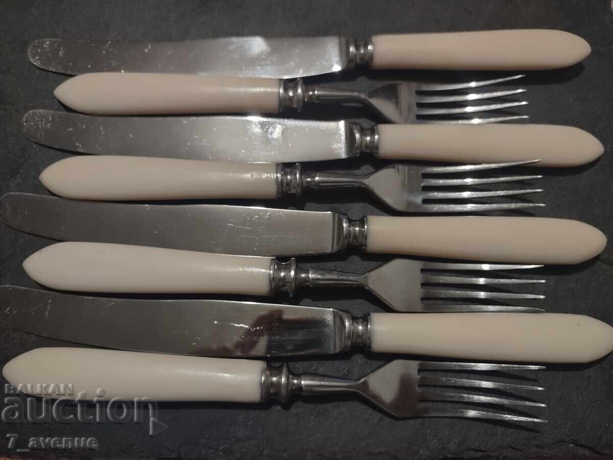 Lot of old cutlery, knives and forks 22.10..25 Lot of old cutlery, knives and forks 22.10..25