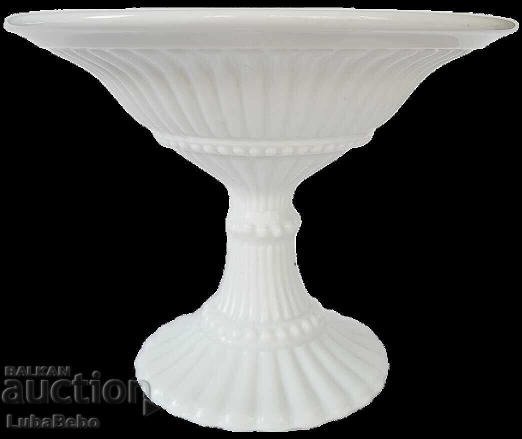 Fruit bowl made of milky white glass Fruit bowl made of milky white glass