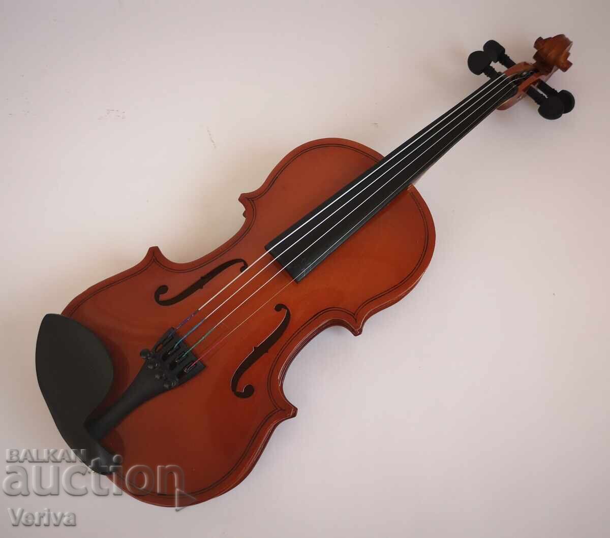 Auction VIOLIN 1/8, VERY GOOD OVERALL CONDITION - CASE Auction VIOLIN 1/8, VERY GOOD OVERALL CONDITION - CASE