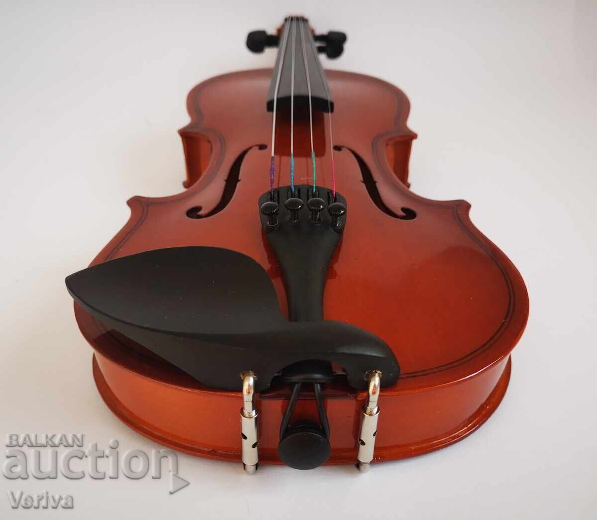 Delivery of VIOLIN 1/8, VERY GOOD OVERALL CONDITION - CASE Delivery of VIOLIN 1/8, VERY GOOD OVERALL CONDITION - CASE