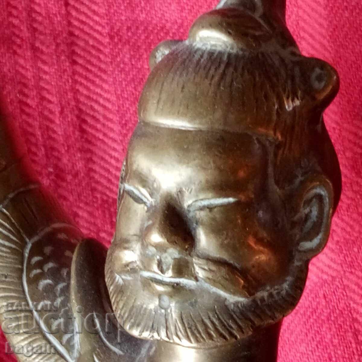 Livrarea Statuie de bronz a unui războinic