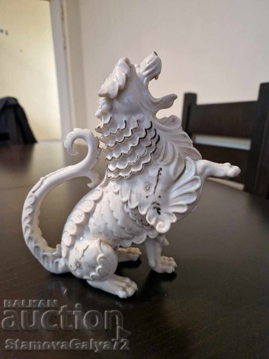 Old antique Japanese ceramic figure of a Fu dog (lion dog) with price 377.00 BGN | € 192.76 Old antique Japanese ceramic figure of a Fu dog (lion dog) with price 377.00 BGN | € 192.76