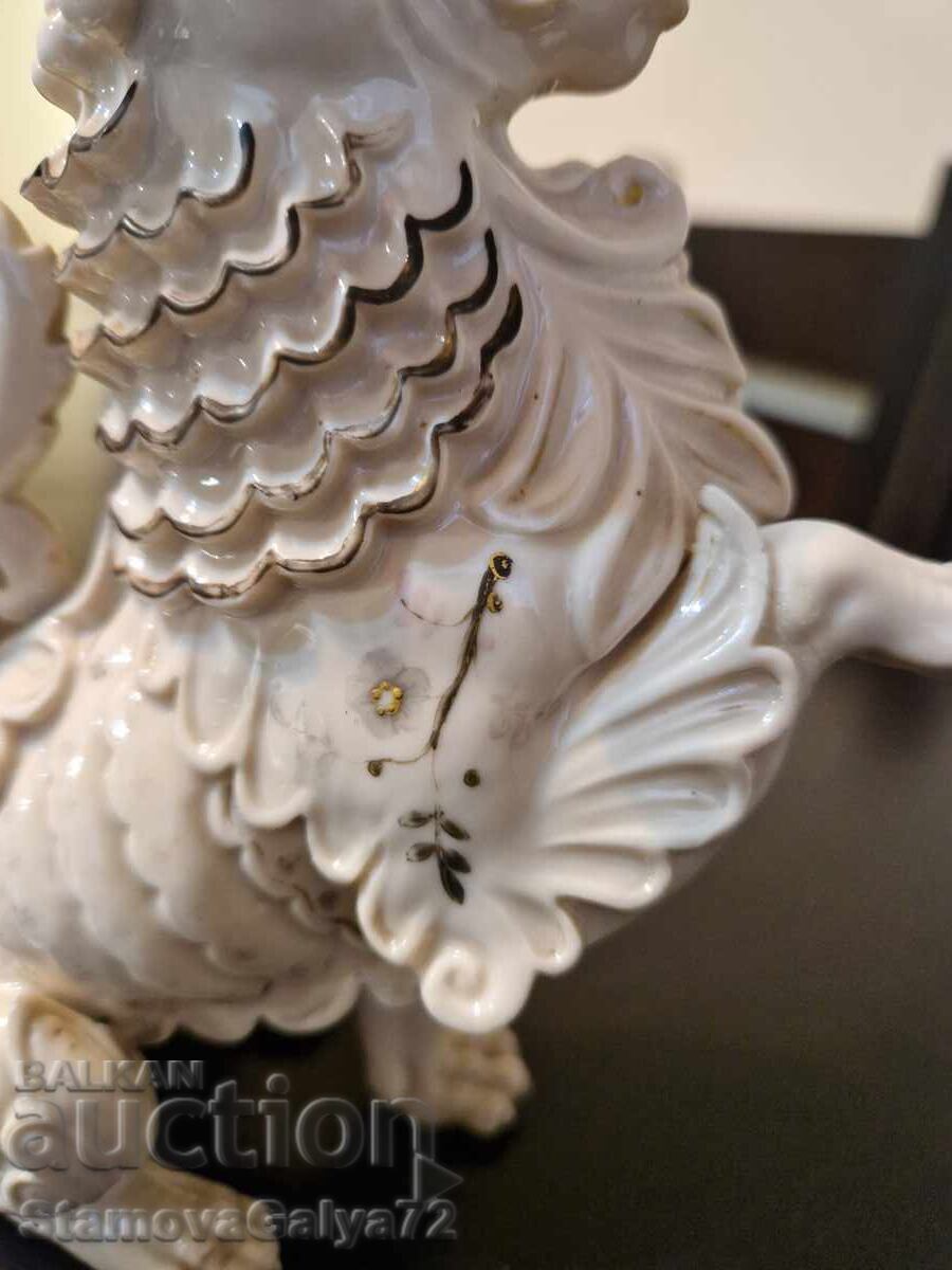 Auction Old antique Japanese ceramic figure of a Fu dog (lion dog) Auction Old antique Japanese ceramic figure of a Fu dog (lion dog)