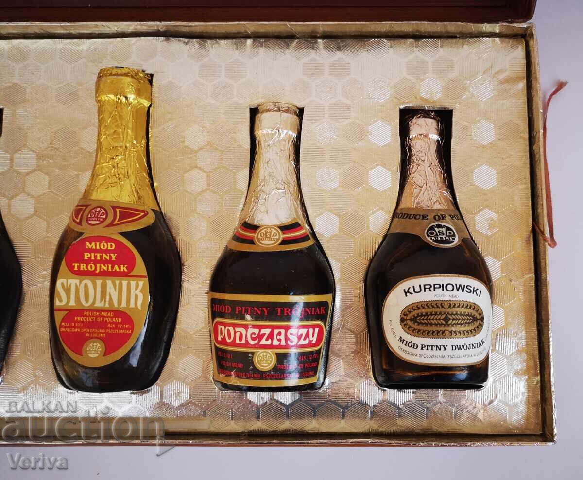 Δημοπρασία Συλλεκτικό επετειακό πολωνικό κονιάκ της δεκαετίας του '70 του 20ού αιώνα Δημοπρασία Συλλεκτικό επετειακό πολωνικό κονιάκ της δεκαετίας του '70 του 20ού αιώνα