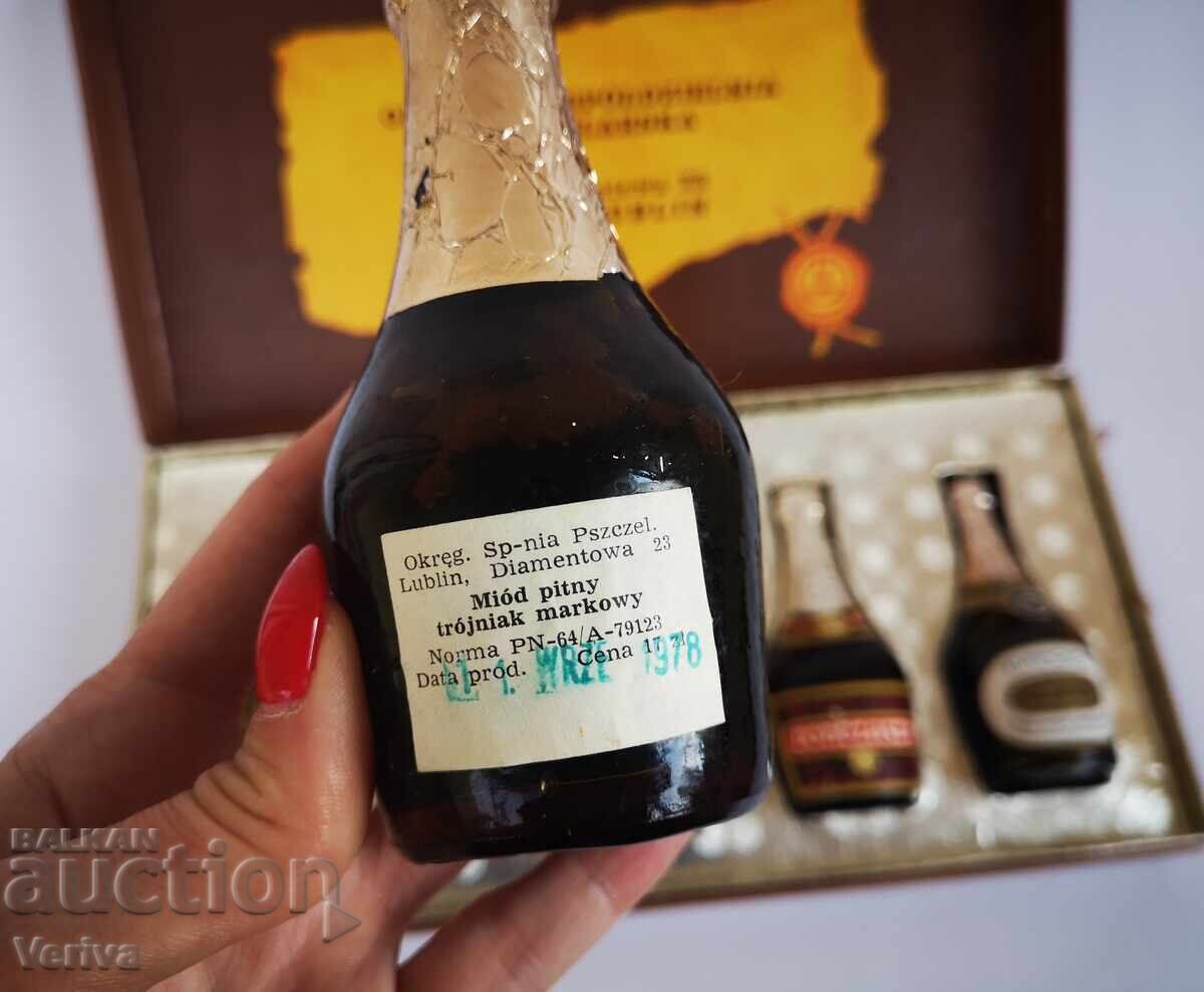 Παράδοση Συλλεκτικό επετειακό πολωνικό κονιάκ της δεκαετίας του '70 του 20ού αιώνα Παράδοση Συλλεκτικό επετειακό πολωνικό κονιάκ της δεκαετίας του '70 του 20ού αιώνα