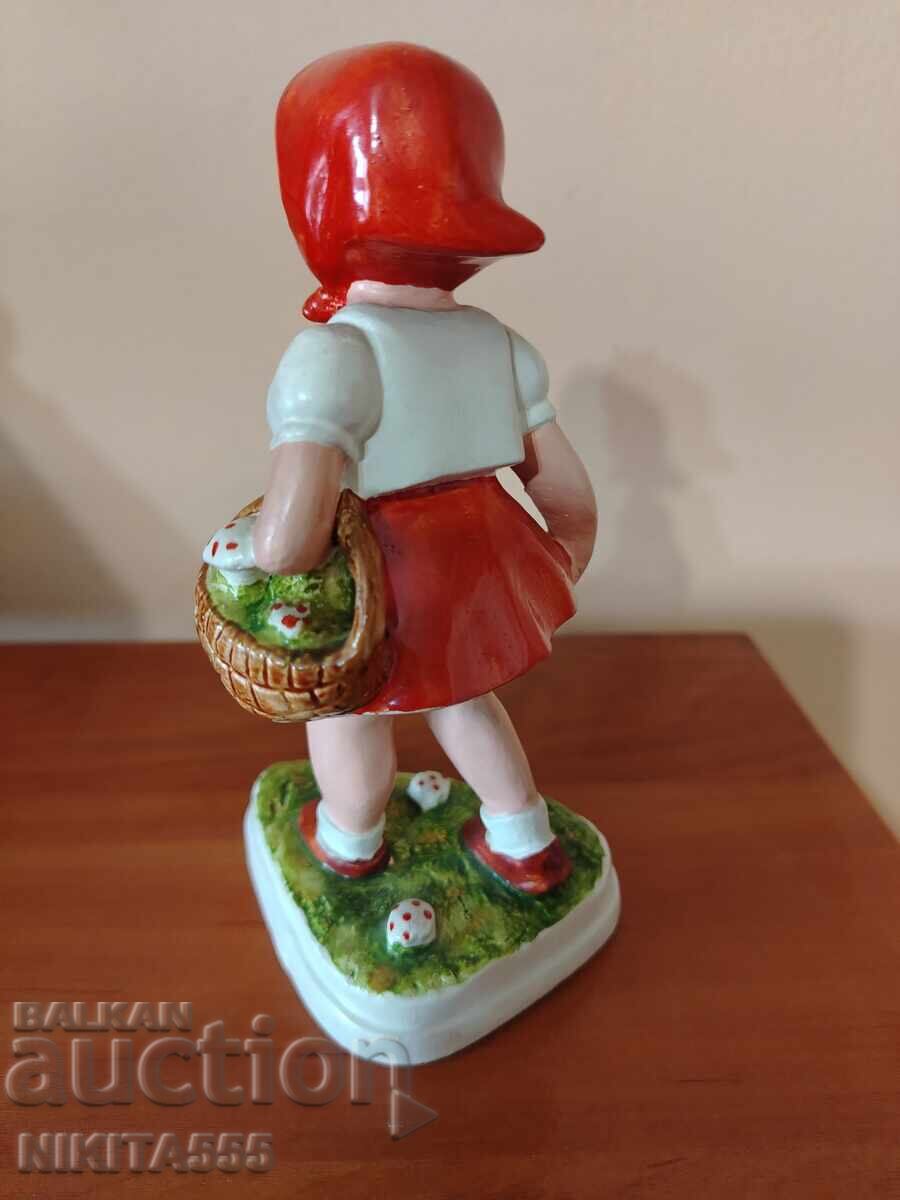 Licitație Figurină veche din ghips din orașul Ruse - Scufița Roșie