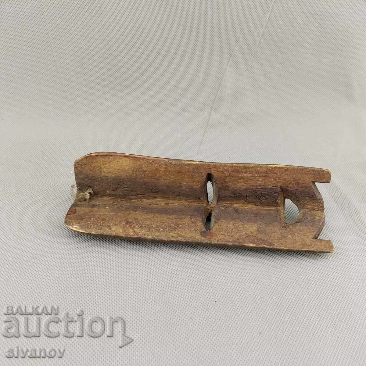 Auction  Beautiful Small Handmade Wooden Wall Mask #2973