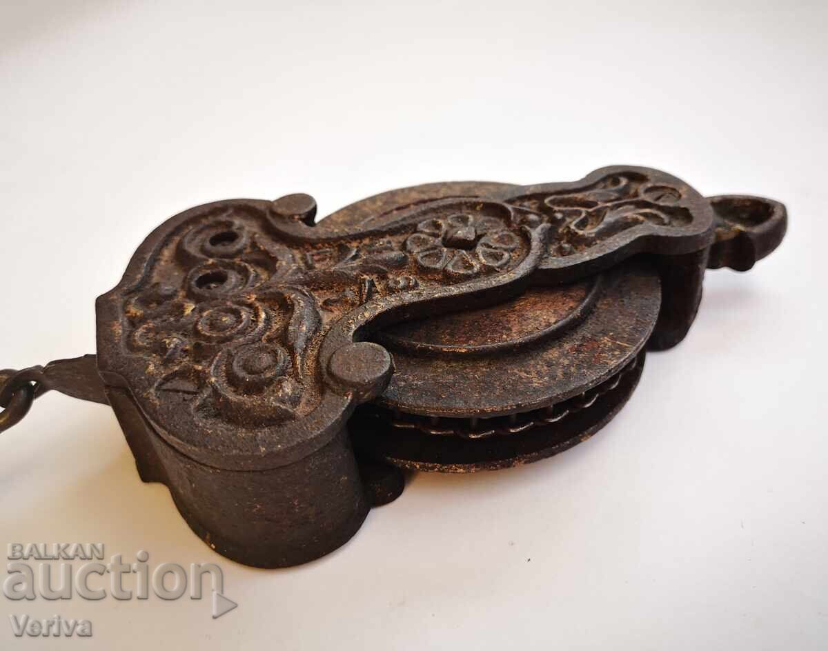 Gilded Cast Iron Pulley for Hanging a Chandelier from the 19th Century with price 36.00 BGN | € 18.41 Gilded Cast Iron Pulley for Hanging a Chandelier from the 19th Century with price 36.00 BGN | € 18.41