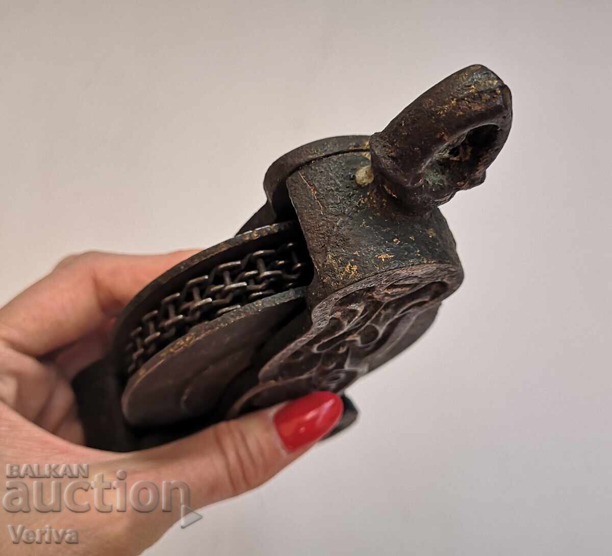 Delivery of Gilded Cast Iron Pulley for Hanging a Chandelier from the 19th Century Delivery of Gilded Cast Iron Pulley for Hanging a Chandelier from the 19th Century