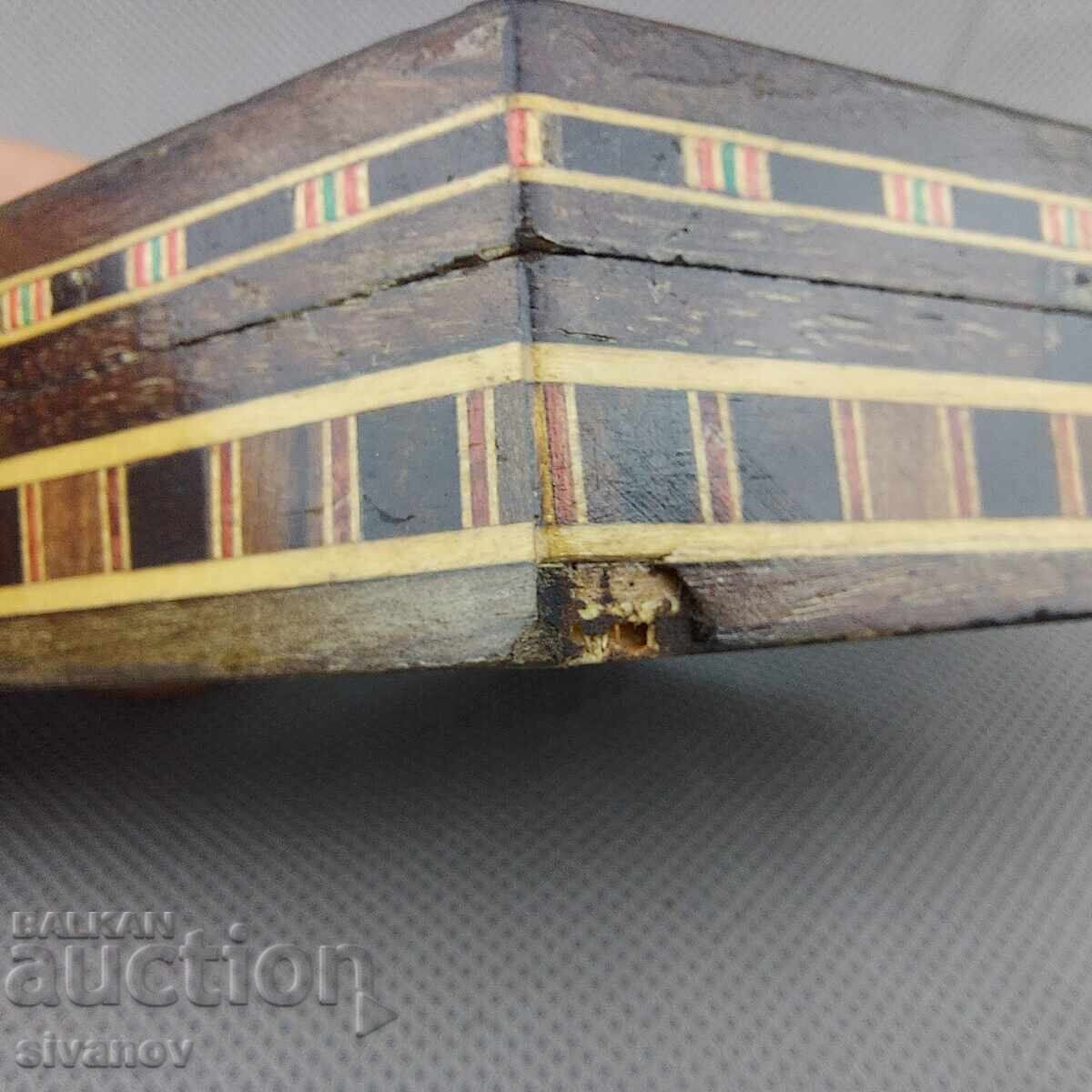 Delivery of Beautiful old wooden box #2985